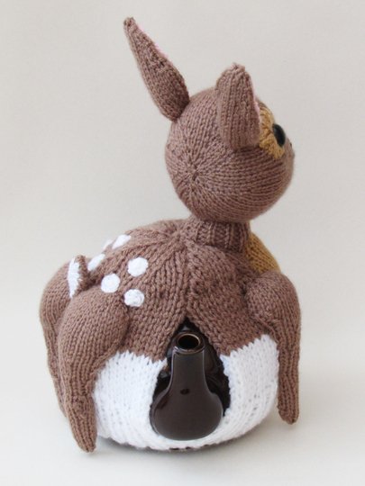 Vintage Woodland Deer Tea Cosy Knitting Pattern