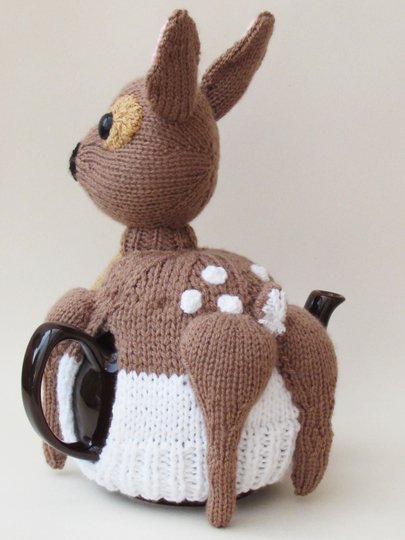 Vintage Woodland Deer Tea Cosy Knitting Pattern
