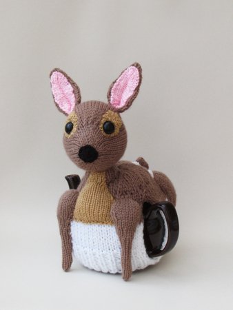 Vintage Woodland Deer Tea Cosy Knitting Pattern