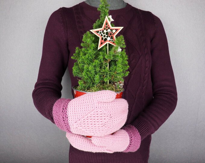 Hand gloves (mittens) with the heart, for adults and children from 6 y.