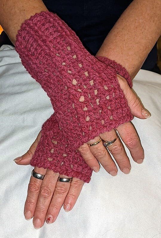 "Kasungo" - Handstulpen, Pulswärmer oder Stulpen - Häkelanleitung - Bild 2