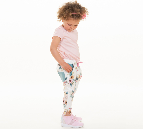 Kinderhose DADO ohne Mittelnaht – Schnittmuster Datei 92/98–140/146