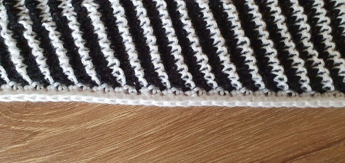 Musical Notes, Shadow Knitting, Illusion Knitting, Flat Motif Shawl