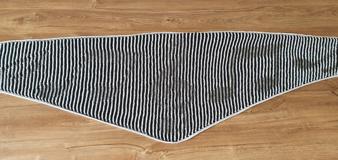 Musical Notes, Shadow Knitting, Illusion Knitting, Flat Motif Shawl