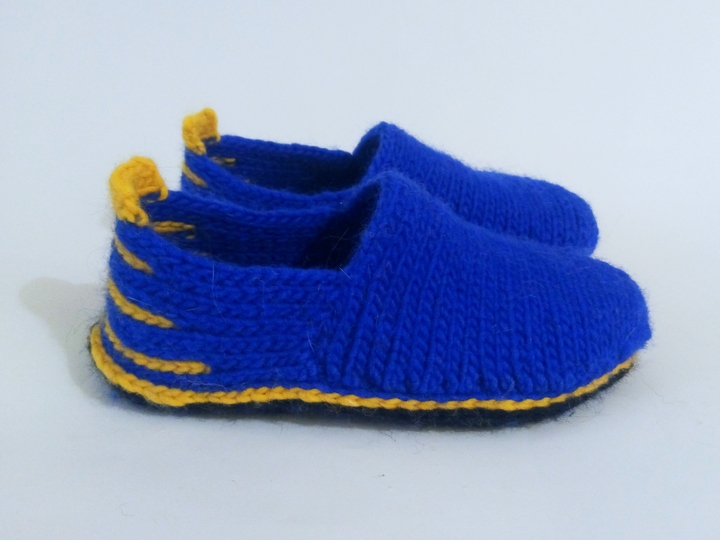 Slippers sneakers and boots. Crochet pattern