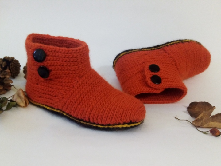 Slippers sneakers and boots. Crochet pattern