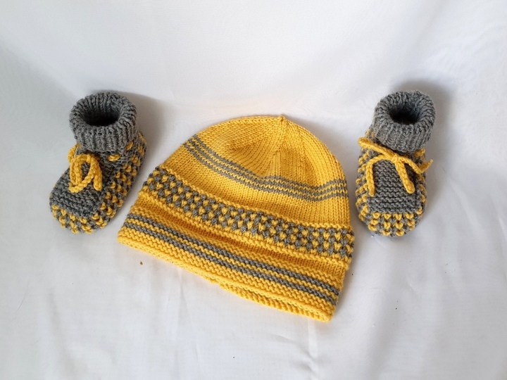 Strickanleitung Babyset Mütze und Booties, ca. 8 - 12 Monate unisex