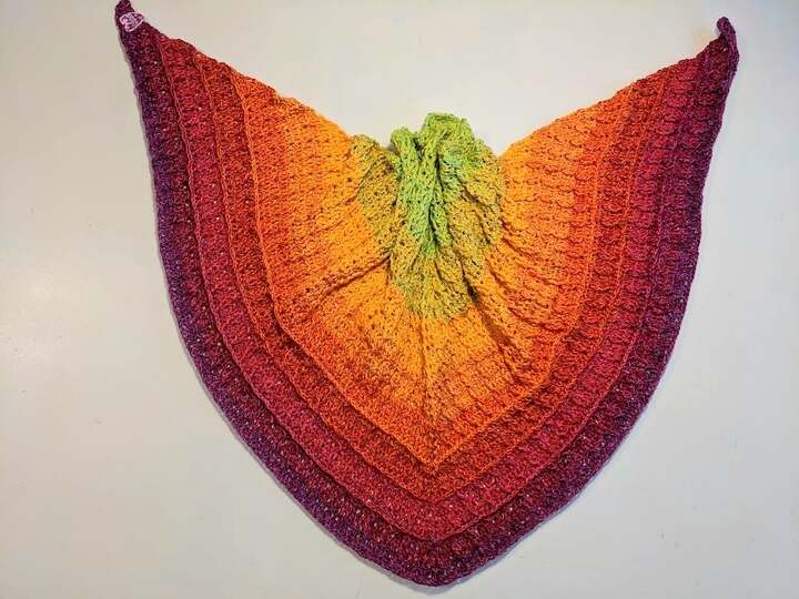 "Kasungi" - flaches Dreieckstuch - Häkelanleitung