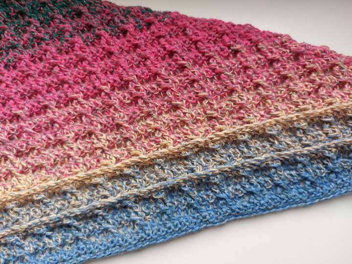 "Kasungi" - flaches Dreieckstuch - Häkelanleitung