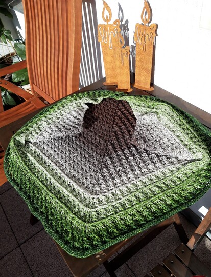 "Kasungi" - flaches Dreieckstuch - Häkelanleitung