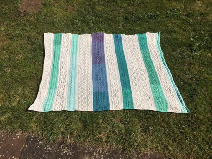 Celtica gezopfte Decke gestrickt (aus dem KAL Celtica Jahresdecke 2021)