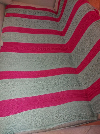 Celtica gezopfte Decke gestrickt (aus dem KAL Celtica Jahresdecke 2021)