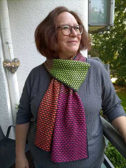 Albina - tunesisch gehäkelter Schal