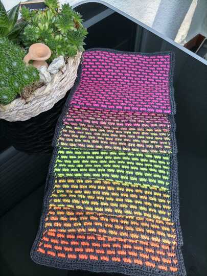 Albina - tunesisch gehäkelter Schal