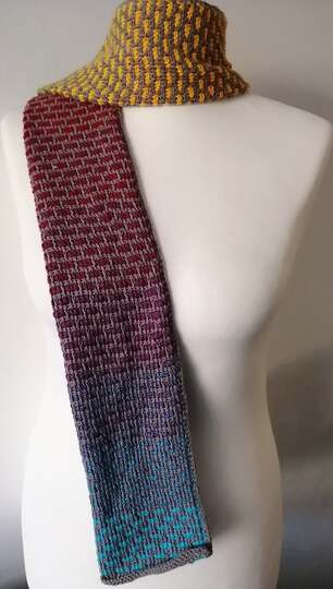 Albina - tunesisch gehäkelter Schal