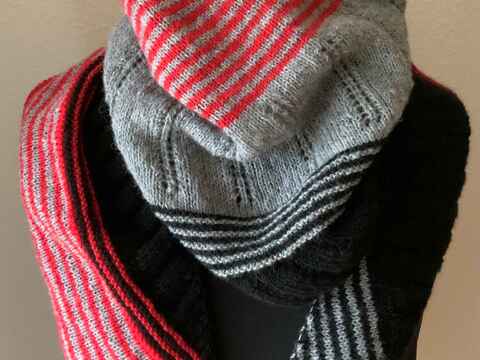 Anleitung Punched and Striped - Tuch