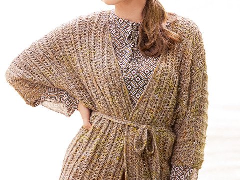 Strickanleitung: Dünne Kimonojacke in Ajourstrick mit passendem Gürtel