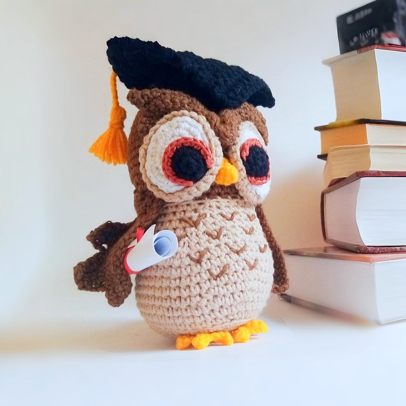Owl Graduate. Crochet pattern