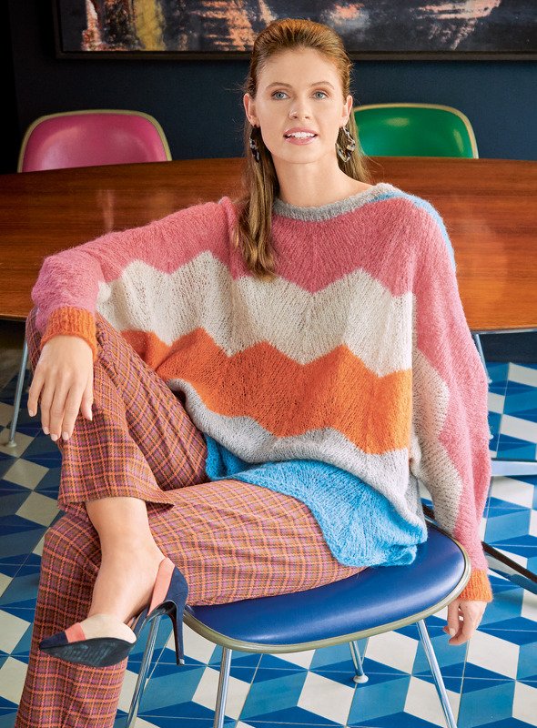 Strickanleitung: Mohairpulli mit grafischem XL-Zackenmuster in fünf Farben