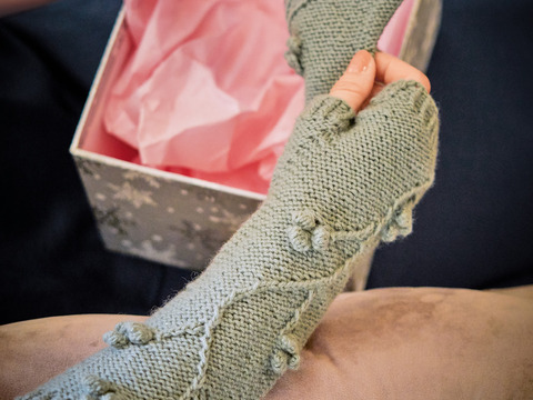 Strickanleitung: Kaschmir - Stulpen mit Beeren - Rispe