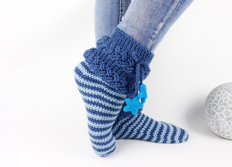 House socks "Starry night”, Sizes: 34-47, cable braid pattern