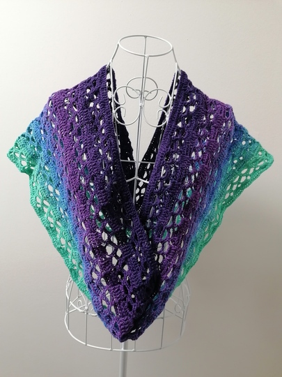 Loop shawl „Amalia BE“ – crochet pattern
