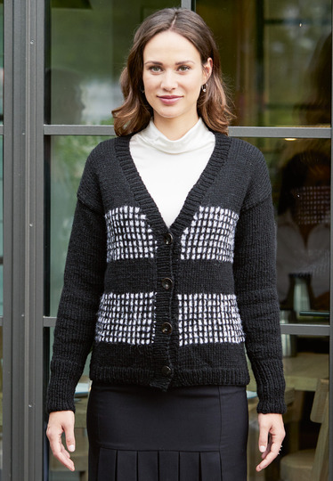 Strickanleitung: Klassischer Cardigan mit Musterstreifen im Boyfriend-Style