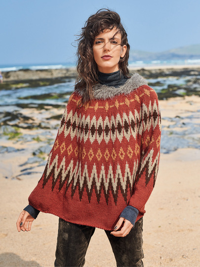 Strickanleitung: Poncho mit Etnomuster und Fake-Fur-Kapuze