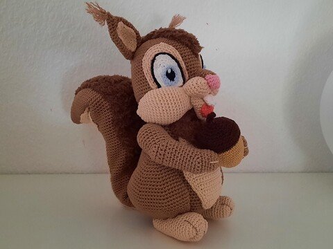 Eichhörnchen Emil - Amigurumi Häkelanleitung