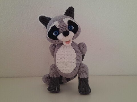 Waschbär Kurt mit Nutellabrot - Amigurumi Häkelanleitung