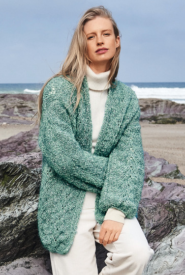 Strickanleitung: Jacke mit silbernem Paillettengarn