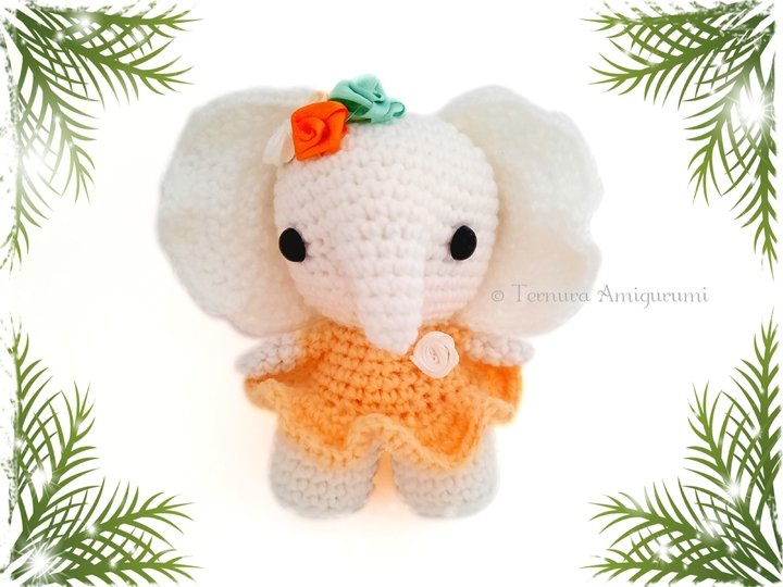 Crochet pattern Bella the white elephant