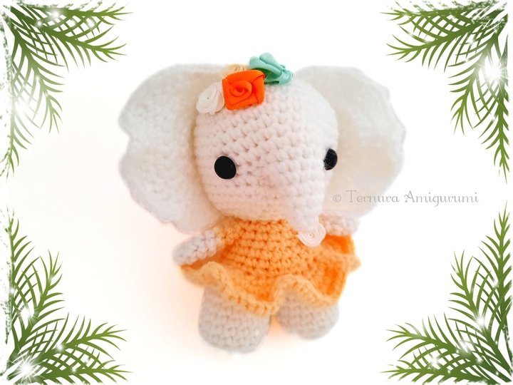 Crochet pattern Bella the white elephant