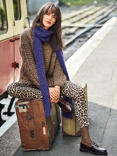 Strickanleitung: Pulli mit schrägen Kanten und Schal