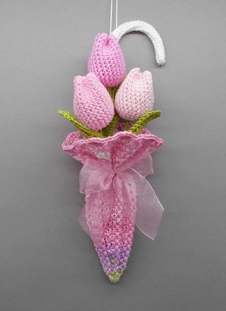 Häkel-Deko Tulpen im Regenschirm für Tür und Tisch - aus Wollresten