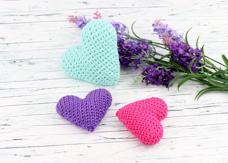 Sehr schönes gehäkeltes Herz! Sieht wie gestrickt aus!