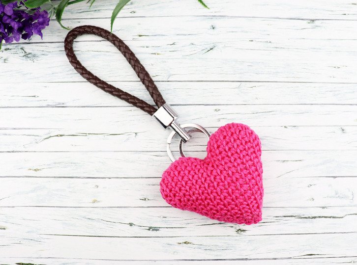 Sehr schönes gehäkeltes Herz! Sieht wie gestrickt aus!