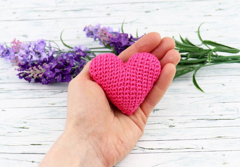 Sehr schönes gehäkeltes Herz! Sieht wie gestrickt aus!