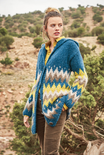 Strickanleitung: Longjacke mit Jacquardmuster und Kapuze