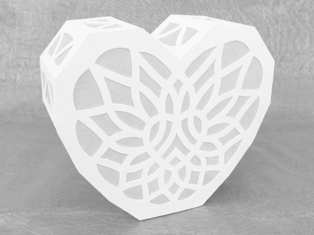 Tischleuchte in Herzform – Bastelanleitung und Vorlagen