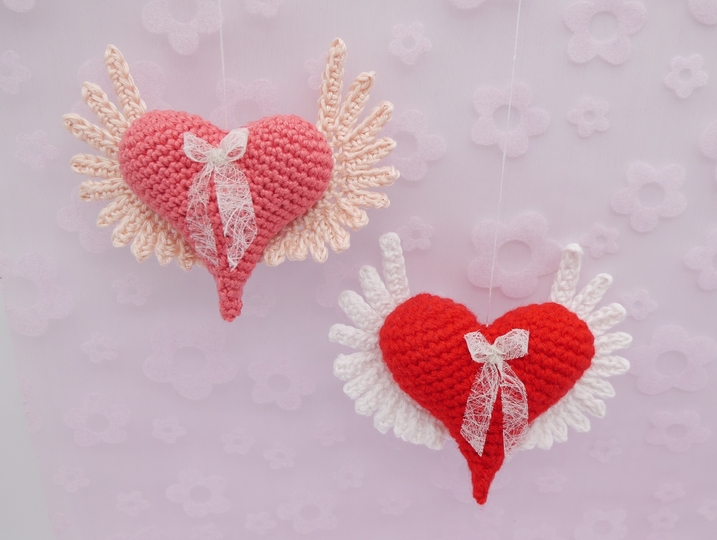Häkelanleitung Herzen mit Flügerl