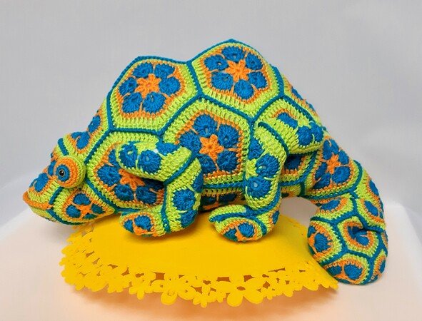 African Flower Crochet Animal Pattern 