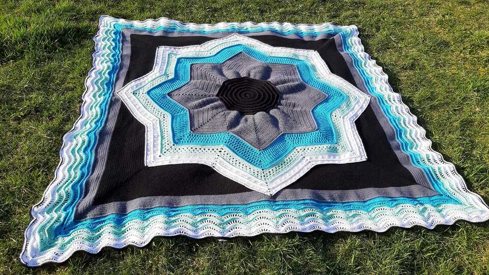 Häkelanleitung Kuscheldecke Minou