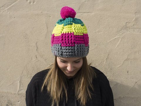 Häkelanleitung für Bommelmütze Tsu bunt