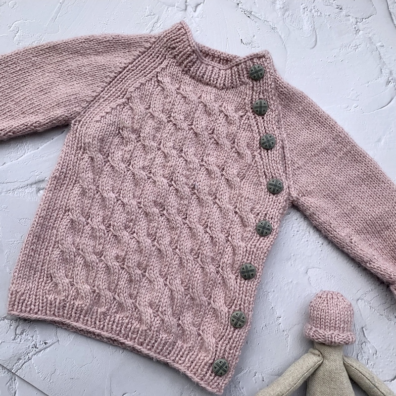 Strickanleitung Kinderpullover ELLI Größe 50 – 80