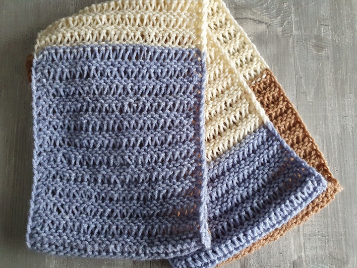 Kostenlose Strickanleitung für einen Loop im Fallmaschenmuster!