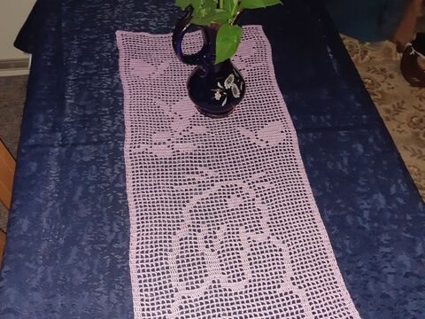 Tischläufer Frühling "neugieriges Häschen" Häkelanleitung