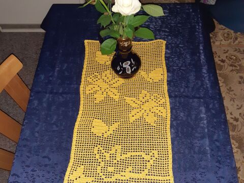 Tischläufer Frühling "Hase sucht Möhren" Häkelanleitung