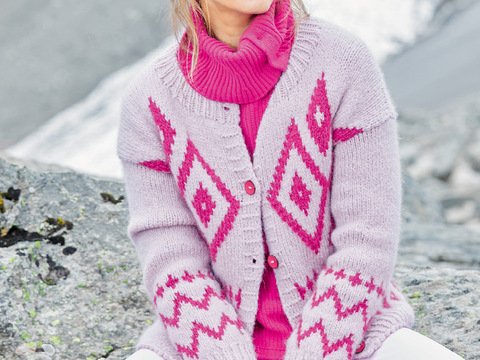 Strickanleitung: Jacke in Rosa und Pink mit Jacquardmuster