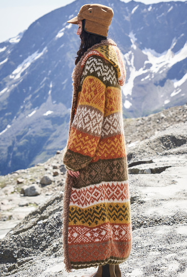 Strickanleitung: Longmantel in warmen Gewürztönen